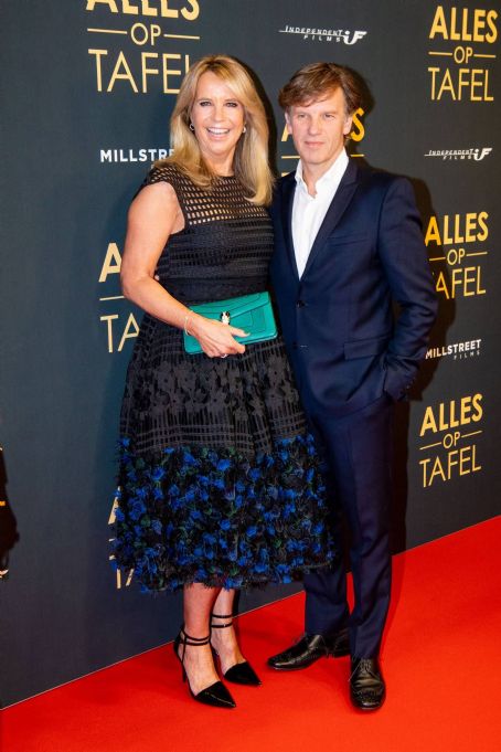 Linda de Mol – With Noa Vahle – Alles Op Tafel (Everything On The Table) premiere in Amsterdam