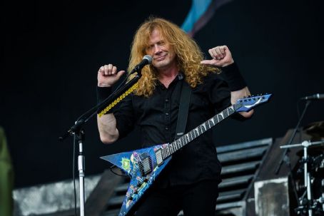 Who is Dave Mustaine dating? Dave Mustaine girlfriend, wife