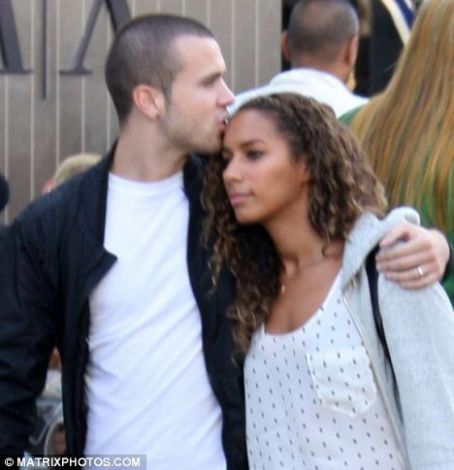 leona lewis who is she dating