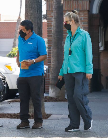 Cybill Shepherd – Seen out at CVS pharmacy in Los Angeles | Cybill