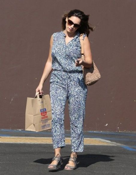 Kelly Brook stops by Rite Aid in Los Angeles, California to purchase some miscellaneous items