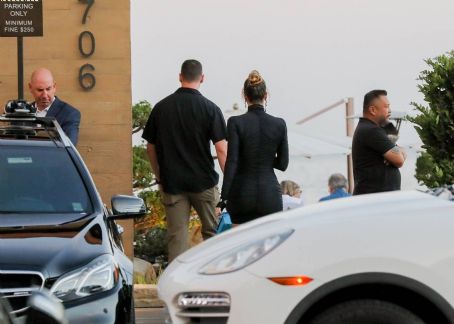 Khloe Kardashian – Arrives at Nobu Restaurant in Malibu