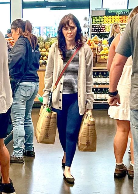 Zooey Deschanel – Shopping at Erewhon Market in Pacific Palisades ...