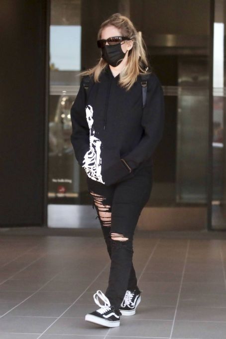Avril Lavigne – Seen while out in the city