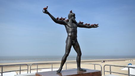 Xu Zhen (artist)