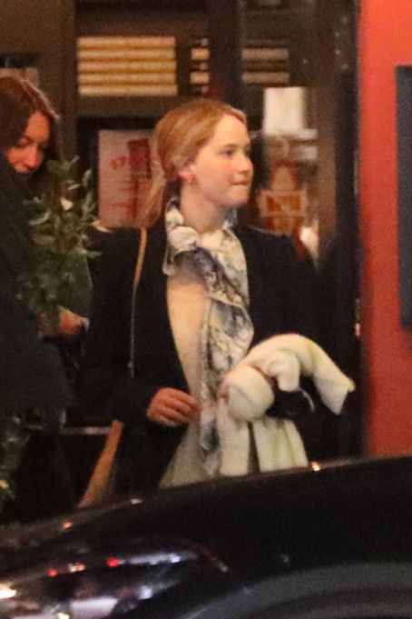 Jennifer Lawrence – Seen with Cooke Maroney while out for Easter Sunday at Chi Spacca in L.A