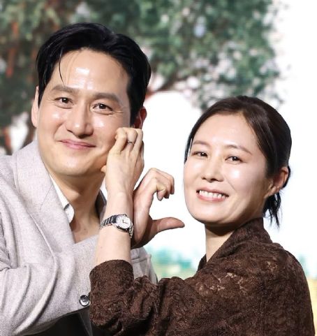 Hae Joon Park and Moon So-ri
