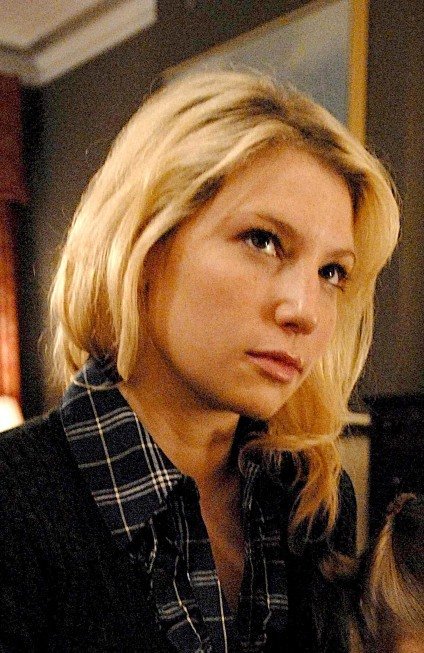 Ari Graynor - Fringe