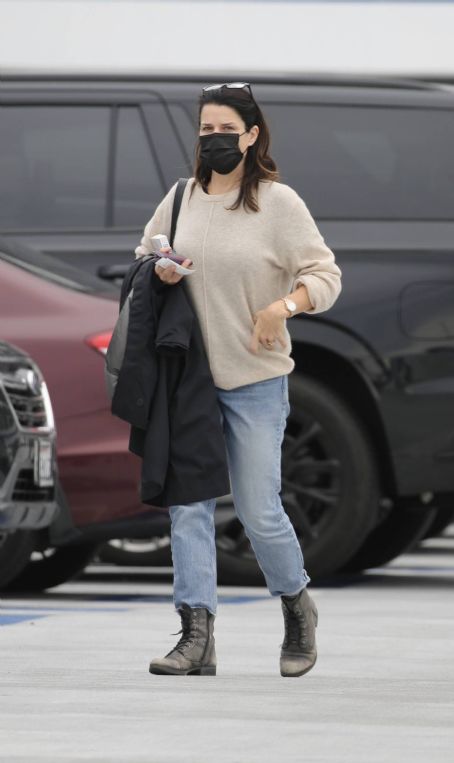 Who is Neve Campbell dating? Neve Campbell boyfriend, husband