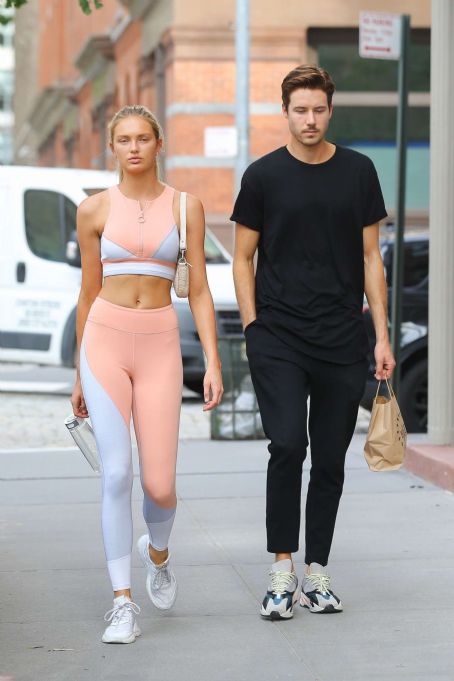 Romee Strijd with her husband Laurens van Leeuwen – Leaves the gym in ...