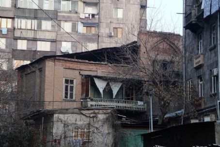Pana-Khan Palace
