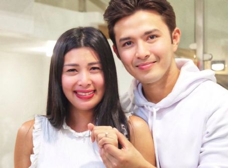 Alex Castro and Sunshine Garcia - Engagement