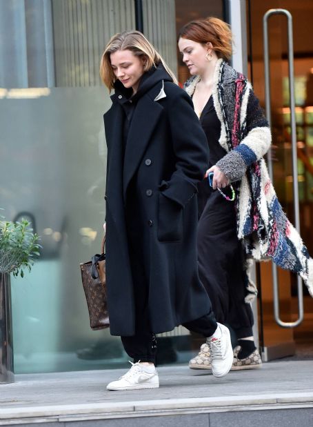 Chloe Grace Moretz – Checks out of her Manchester hotel | Chloë Grace ...