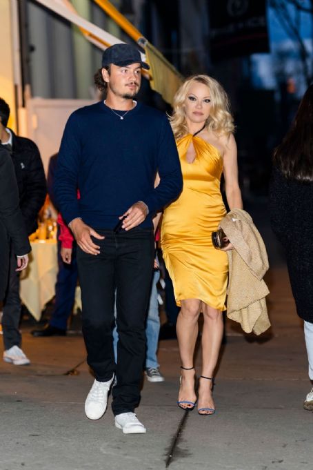 PAMELA ANDERSON and Brandon Thomas Lee Out in New York 04/09/2022