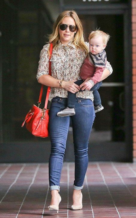 Hilary Duff: took Luca to Babies First Class in Sherman Oaks - FamousFix