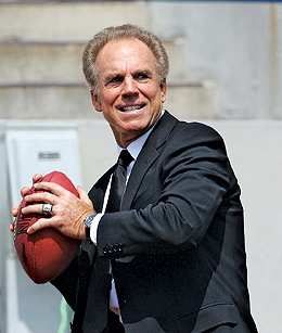 roger staubach wife