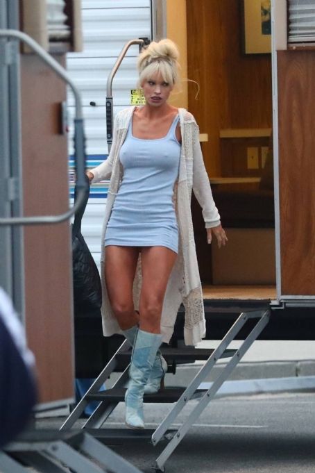 Lily James – In Character As Pamela Anderson Filming A Scene For ‘Pam ...