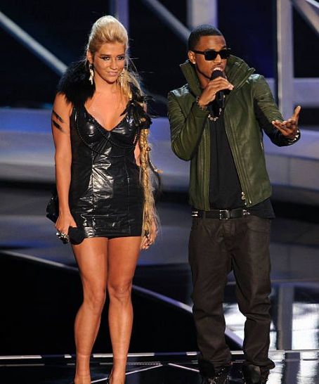 Ke$ha and Trey Songz - The MTV Video Music Awards 2010