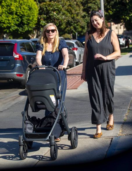 Kirsten Dunst – Seen while out with her kids in Toluca Lake | Kirsten ...