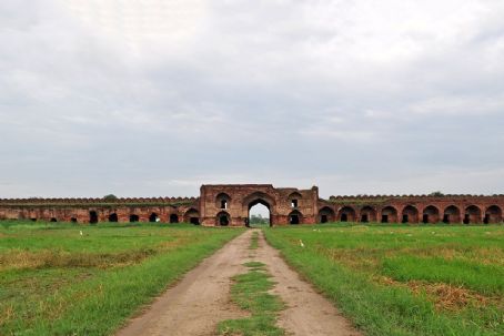 Serai Lashkari Khan