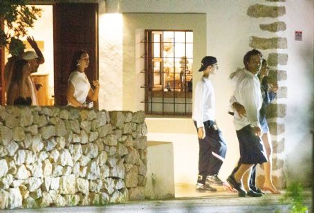 Dua Lipa – Introduces her parents to Romain Gavras in Ibiza