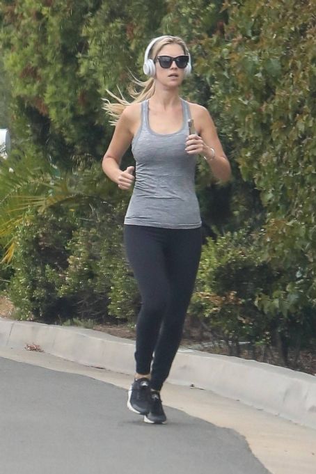 Christina Anstead – Jogging out in Newport Beach | Christina Hall ...