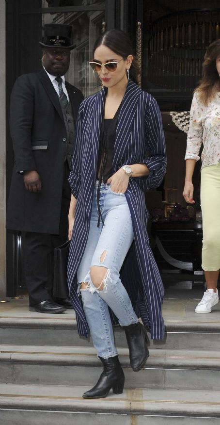 Eiza Gonzalez – Leaving The Corinthia Hotel in London - FamousFix