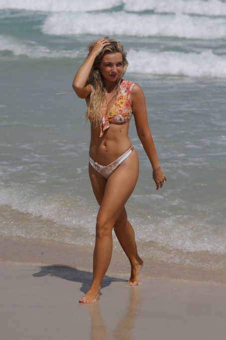 Victoria Larson With Alison Kay Bowles in a bikinis on the beach