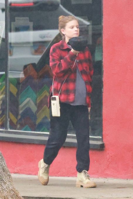 Kate Mara – Seen at office in Los Angeles