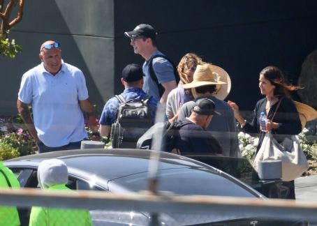 Jennifer Aniston – Jason Bateman, Jimmy Kimmel return from a vacation in The Bahamas