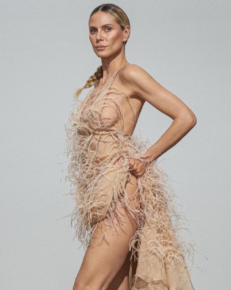 女性情報誌 Vogue Greece April 2023 Heidi Klum Heidi Klum in Vogue Greece April 2023 Cover Photos
