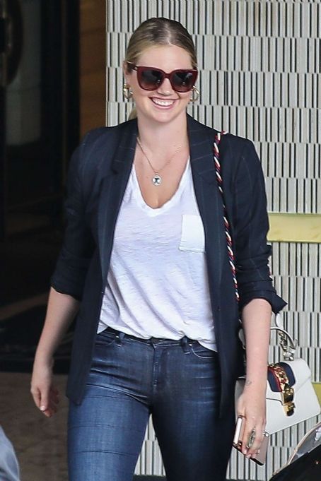 Kate Upton – Leaves London Hotel in Beverly Hills | Kate Upton Picture