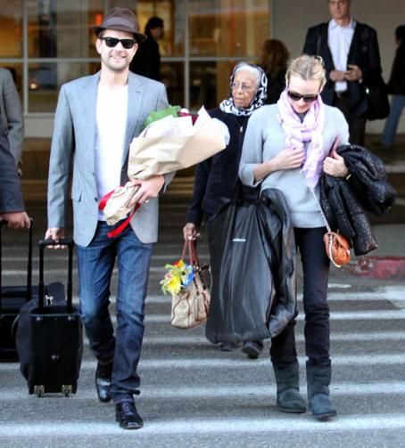 Diane Kruger - LAX airport in Los Angeles - 14.02.11 Picture - Photo of