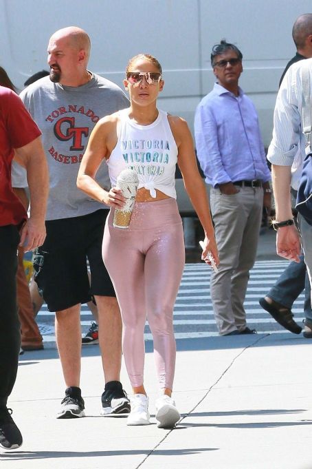 Jennifer Lopez and Alex Rodriguez – Arrives at a gym in NY