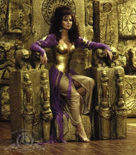 Allan Quatermain and the Lost City of Gold - Cassandra Peterson