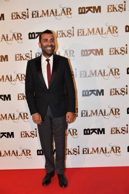 Emre Karayel : Eksi Elmalar Istanbul Premiere - FamousFix