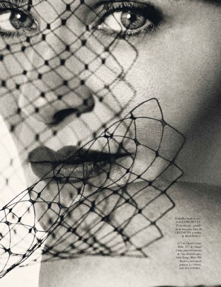 Helena Christensen - Harper's Bazaar Magazine Pictorial [Spain] (February 2023)