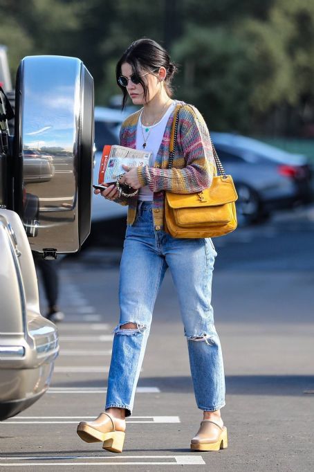 Lucy Hale – Grocery run to Erewhon Organic Grocers in Los Angeles