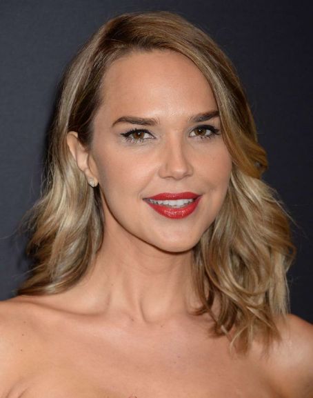 Arielle Kebbel – 2017 HFPA and InStyle Golden Globe Season in LA