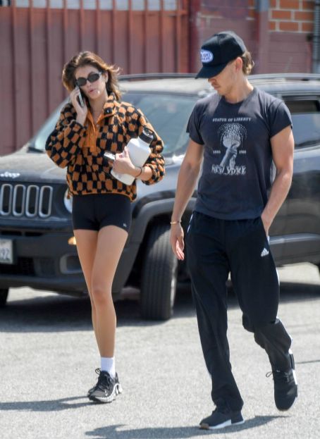 Kaia Gerber – With Austin Butler leave a gym in Los Angeles Picture ...