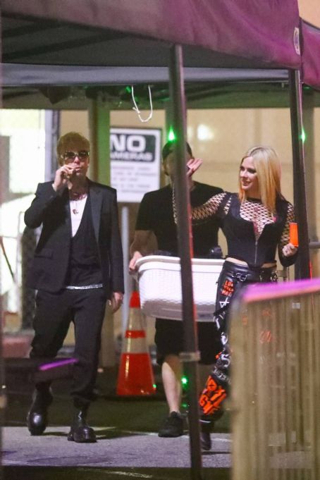 Avril Lavigne – Seen outside The Kia Forum in Inglewood