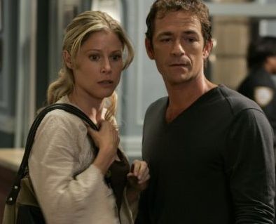 Luke Perry and Julie Bowen