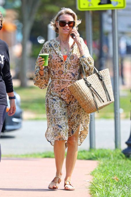 Naomi Watts – Heads out for a fresh green juice in The Hamptons