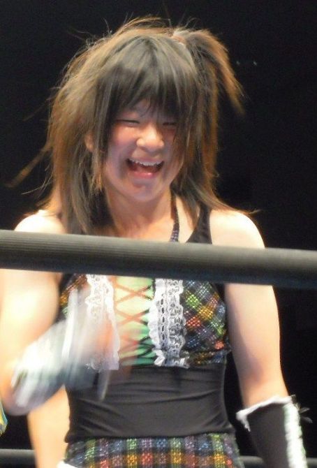 Tsukushi (wrestler)