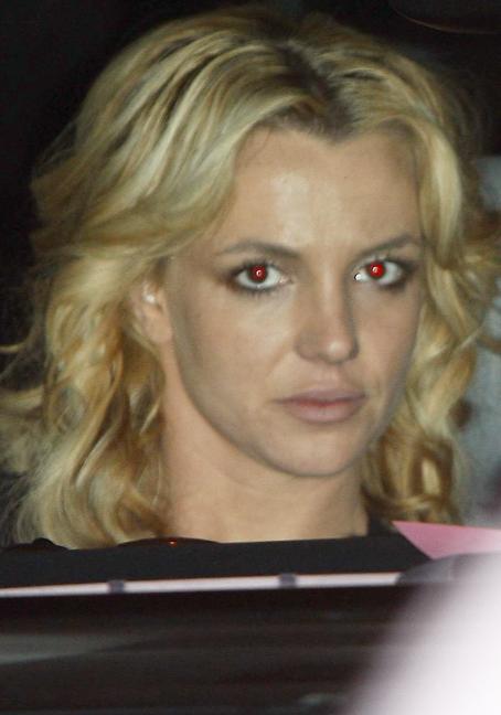 Britney Spears leaving court in Los Angeles, November 21 2008 - FamousFix