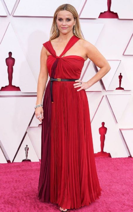 Reese Witherspoon wears Christian Dior - Oscars 2021