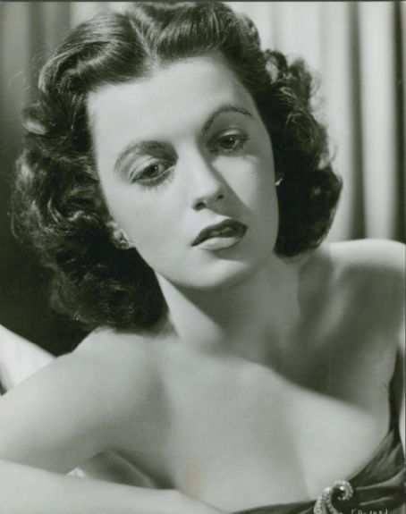 Faith Domergue - FamousFix