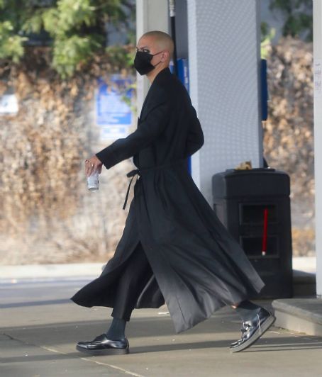 Ashlee Simpson – With Evan Ross head out dressed for Halloween