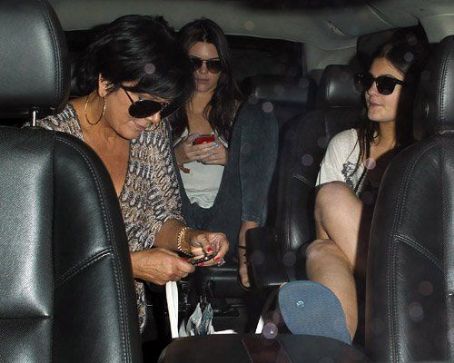 Kendall & Kylie Jenner Arrive at LAX with Hand Holding Parents Kris &  Bruce!: Photo 3083604, Bruce Jenner, Kendall Jenner, Khloe Jenner, Kris  Jenner, Kylie Jenner Photos