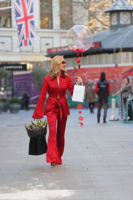 Amanda Holden – Celebrating her Birthday and Valentines in London